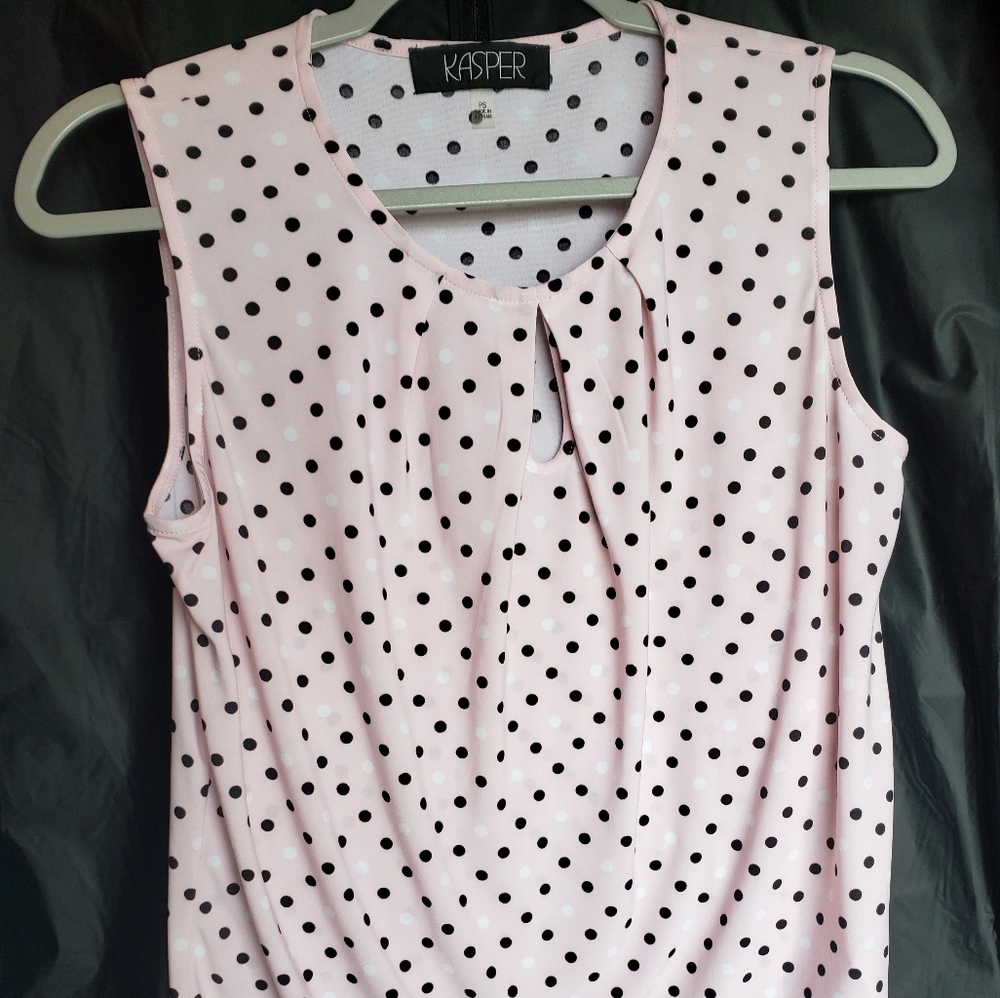 Kasper sleeveless blouse, size PS, pink polka dot. Never worn